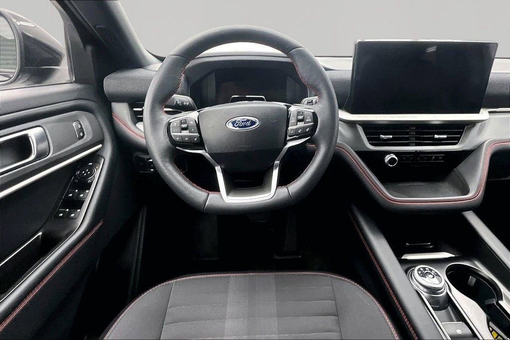Certified 2025 Ford Explorer ST-Line w/ ST-Line Street Pack AWD/4WD image 5
