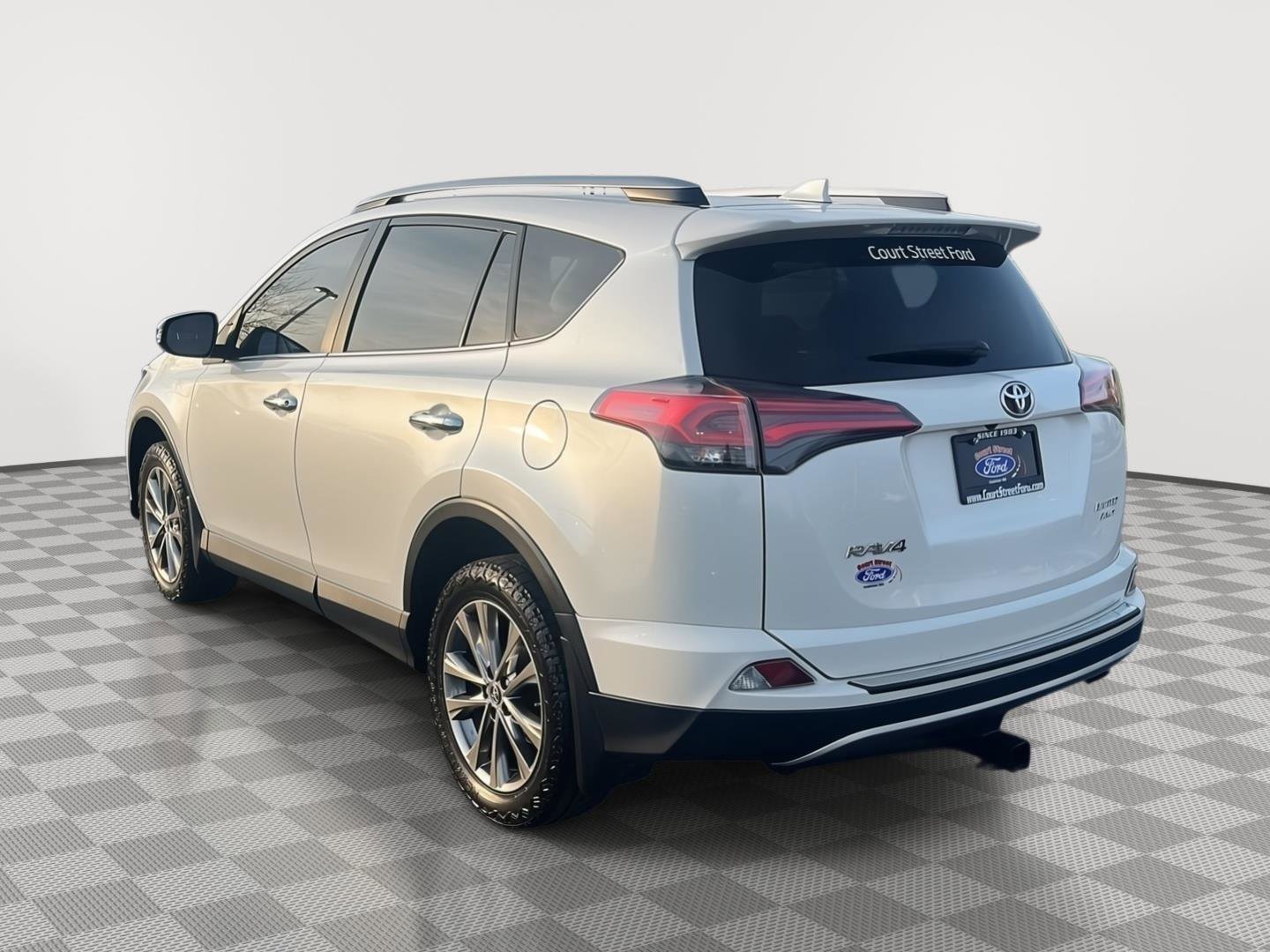 Used 2018 Toyota RAV4 Limited w/ All Weather Liner Package image 2