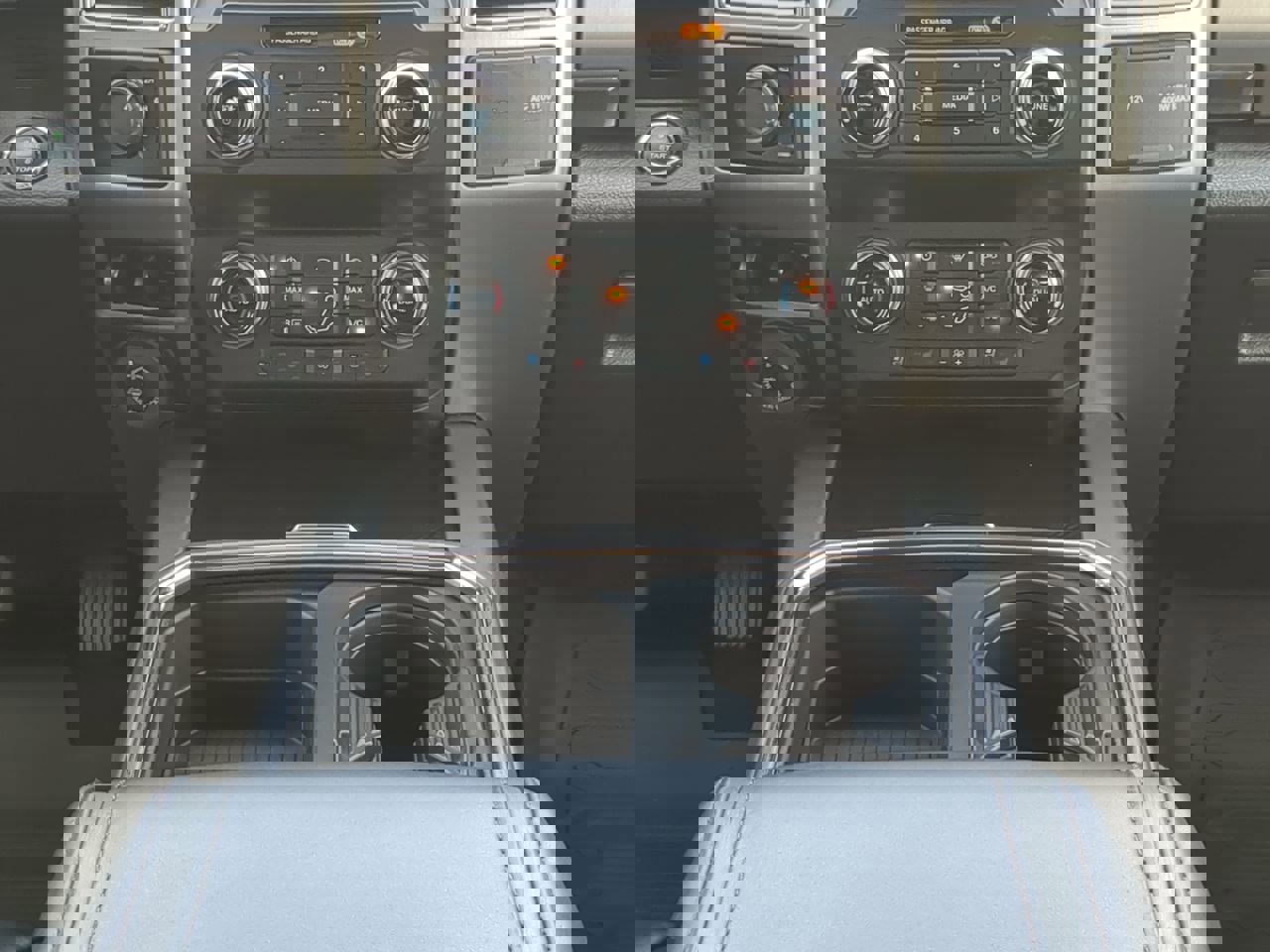 Certified 2021 Ford F450 Platinum w/ FX4 Off-Road Package image 17