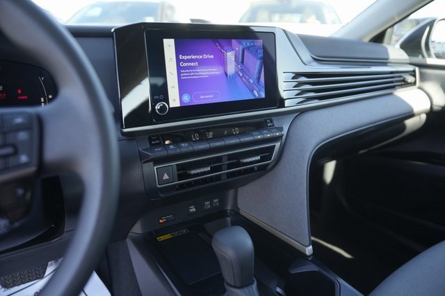 Used 2025 Toyota Camry LE image 25