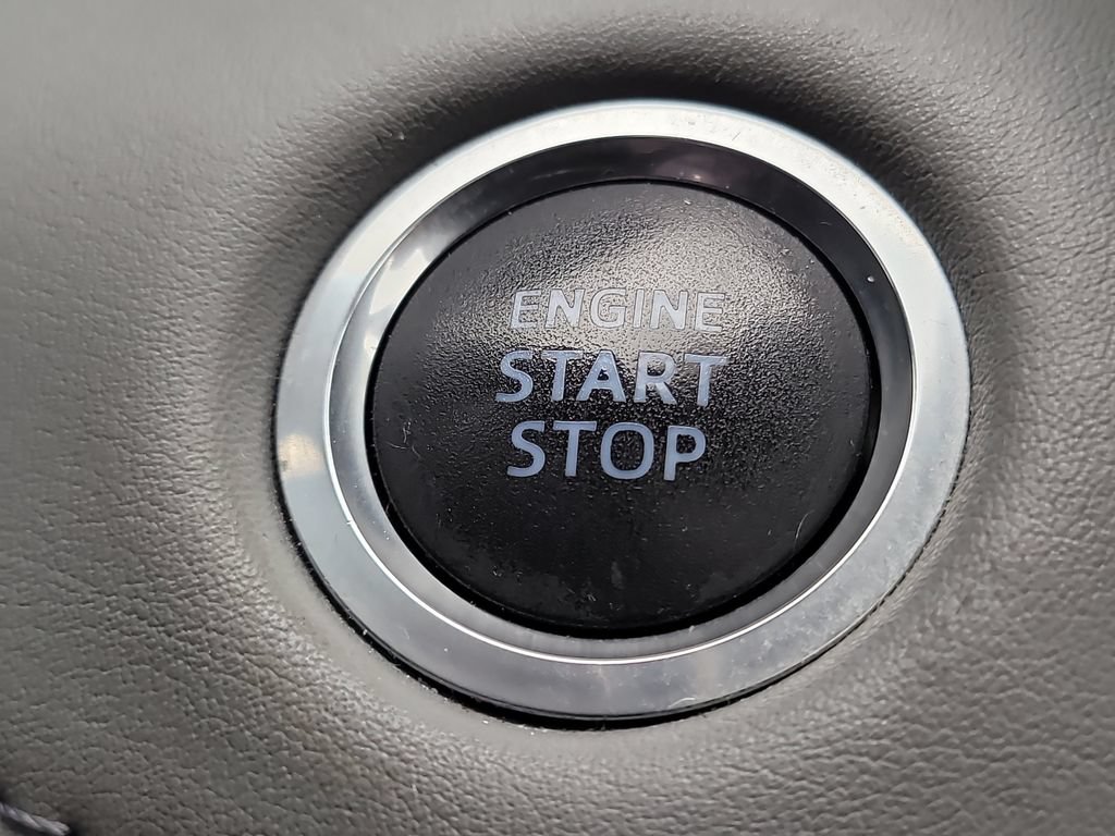 Used 2020 Toyota Highlander Limited FWD image 30
