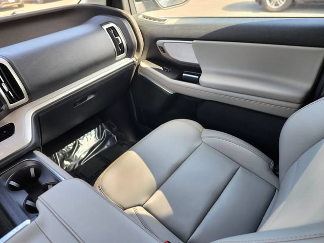 Certified 2025 Ford Expedition Active AWD/4WD image 15