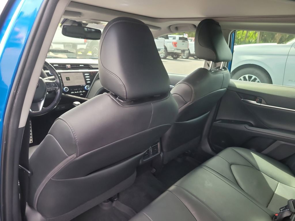 Used 2020 Toyota Camry XSE FWD image 9