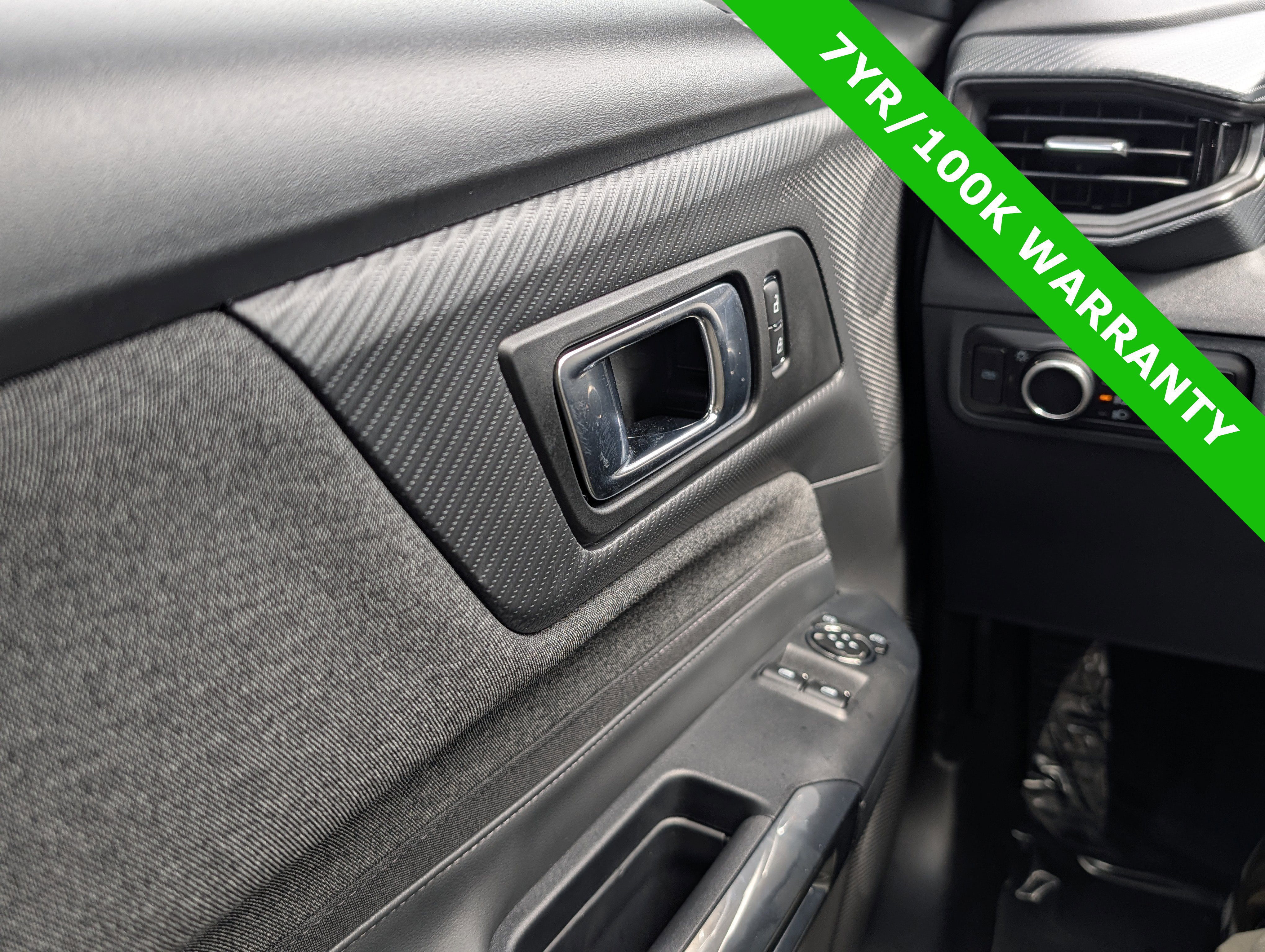 Certified 2025 Ford Mustang Coupe image 19