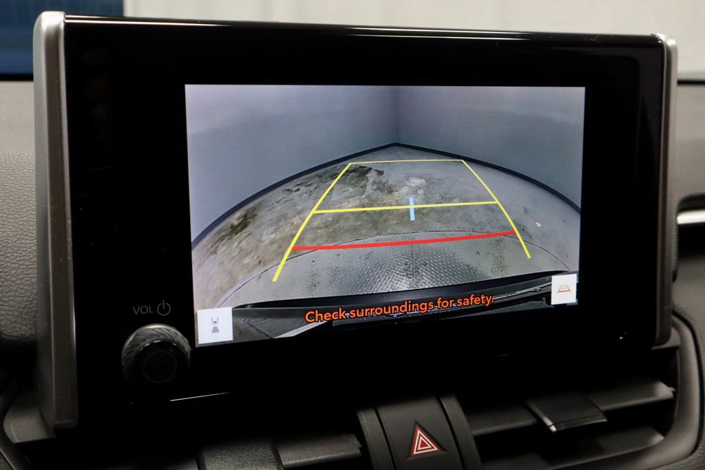 Used 2023 Toyota RAV4 LE AWD/4WD image 9