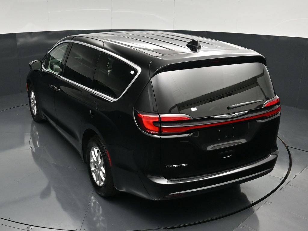 Used 2024 Chrysler Pacifica Touring-L FWD image 51