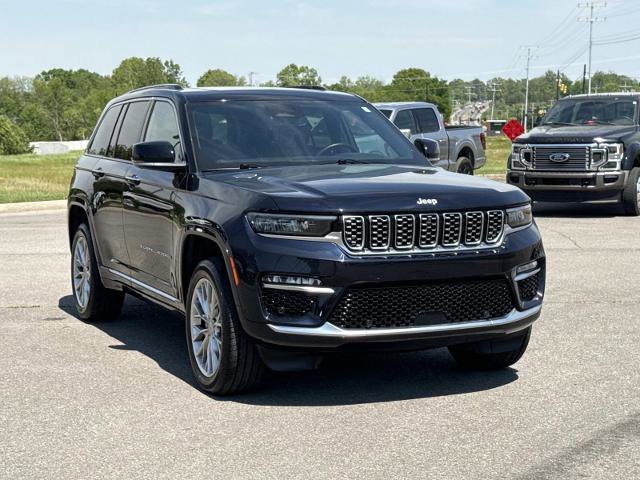 Used 2024 Jeep Grand Cherokee Summit w/ Luxury Tech Group V AWD/4WD image 3