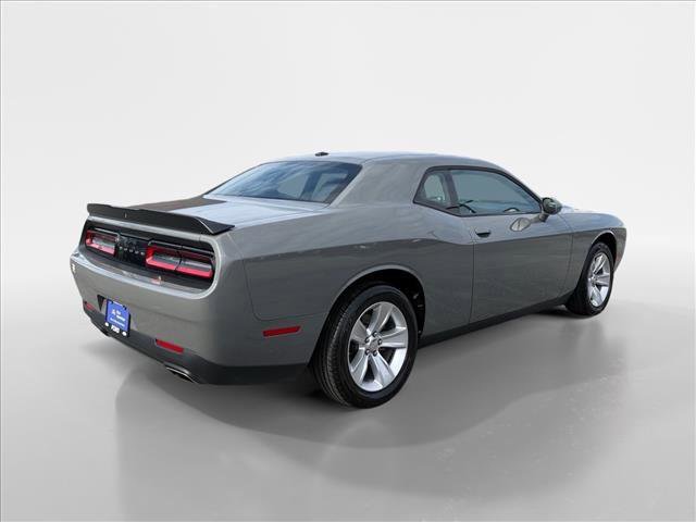 Used 2023 Dodge Challenger SXT image 4