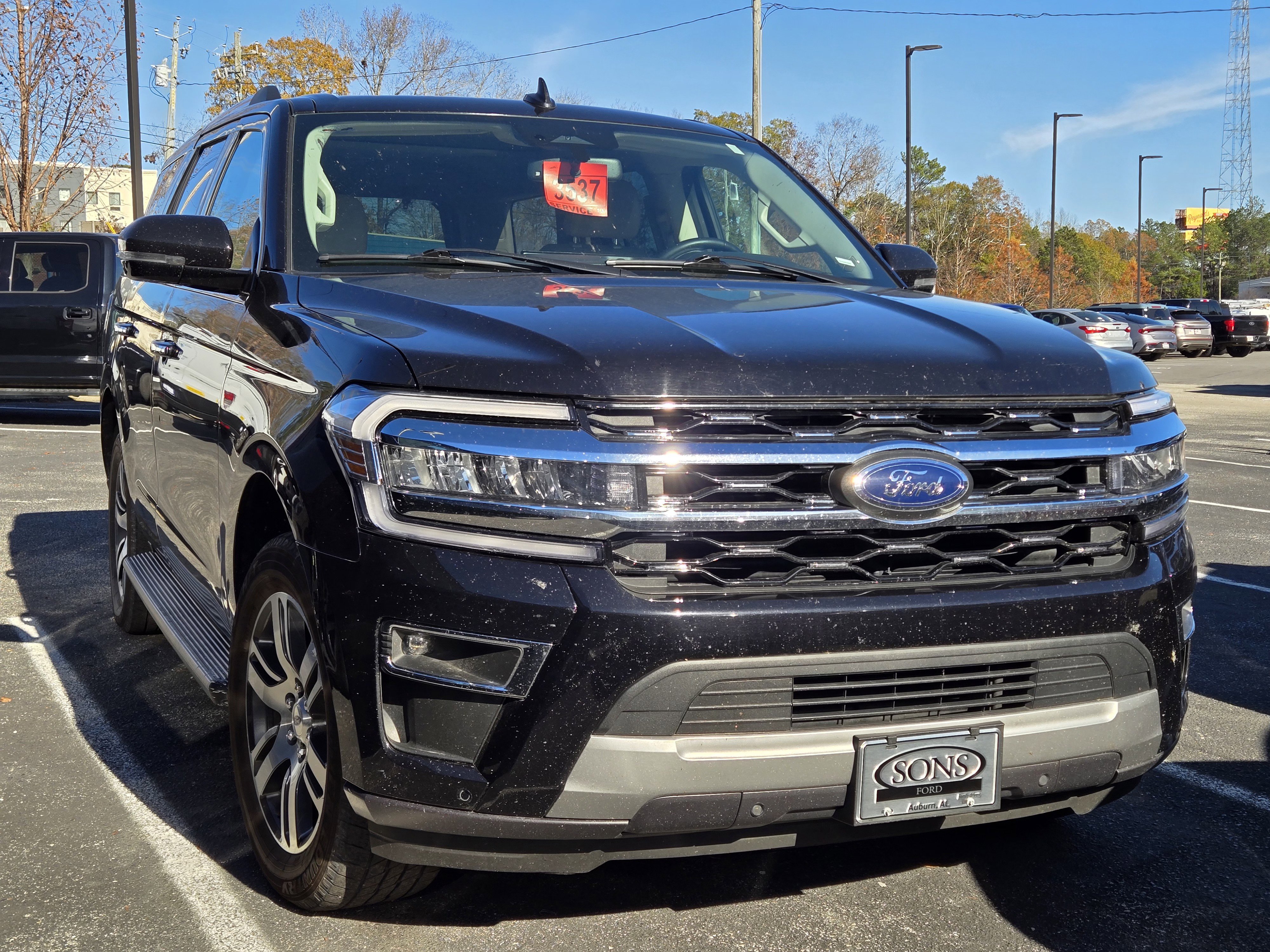 Certified 2024 Ford Expedition Limited image 3