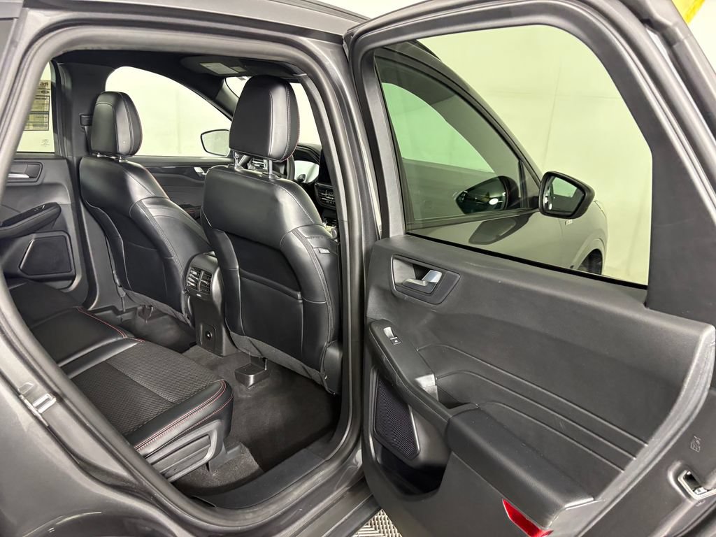 Certified 2024 Ford Escape ST-Line w/ Tech Pack #1 AWD/4WD image 33