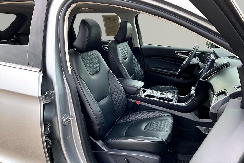 Certified 2024 Ford Edge Titanium w/ Equipment Group 301A AWD/4WD image 7
