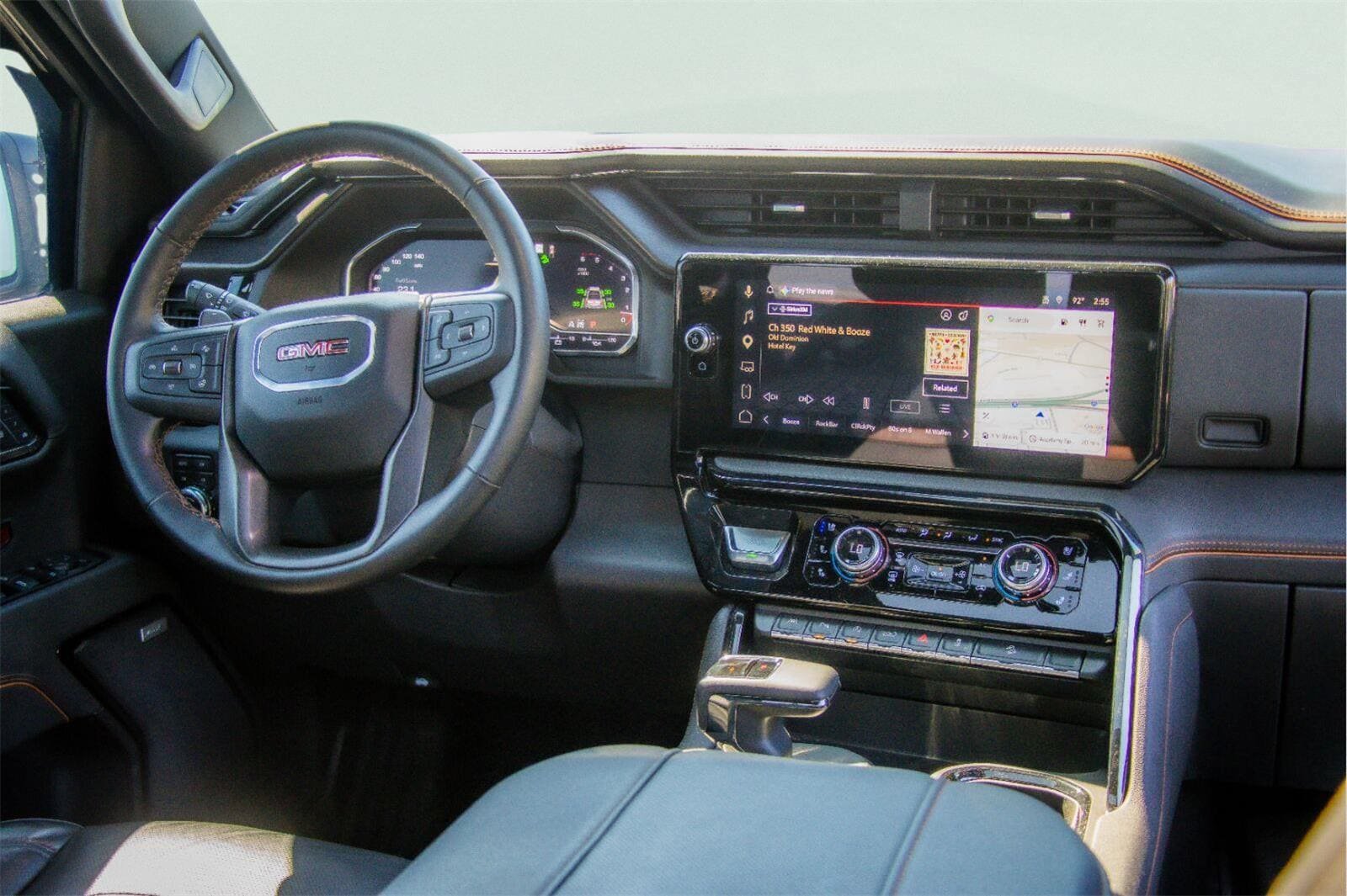 Used 2025 GMC Sierra 1500 AT4 w/ AT4 Premium Package AWD/4WD image 5