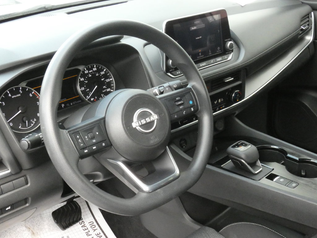 Used 2024 Nissan Rogue SV AWD/4WD image 8