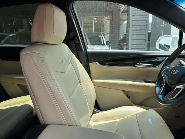 Used 2019 Cadillac XT5 FWD image 10