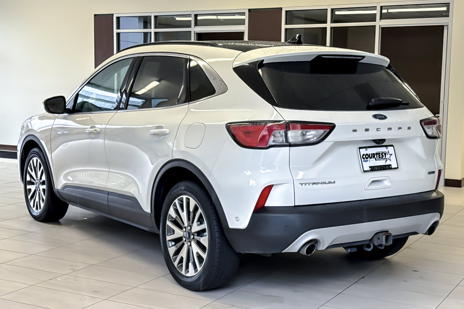 Certified 2020 Ford Escape Titanium AWD/4WD image 6