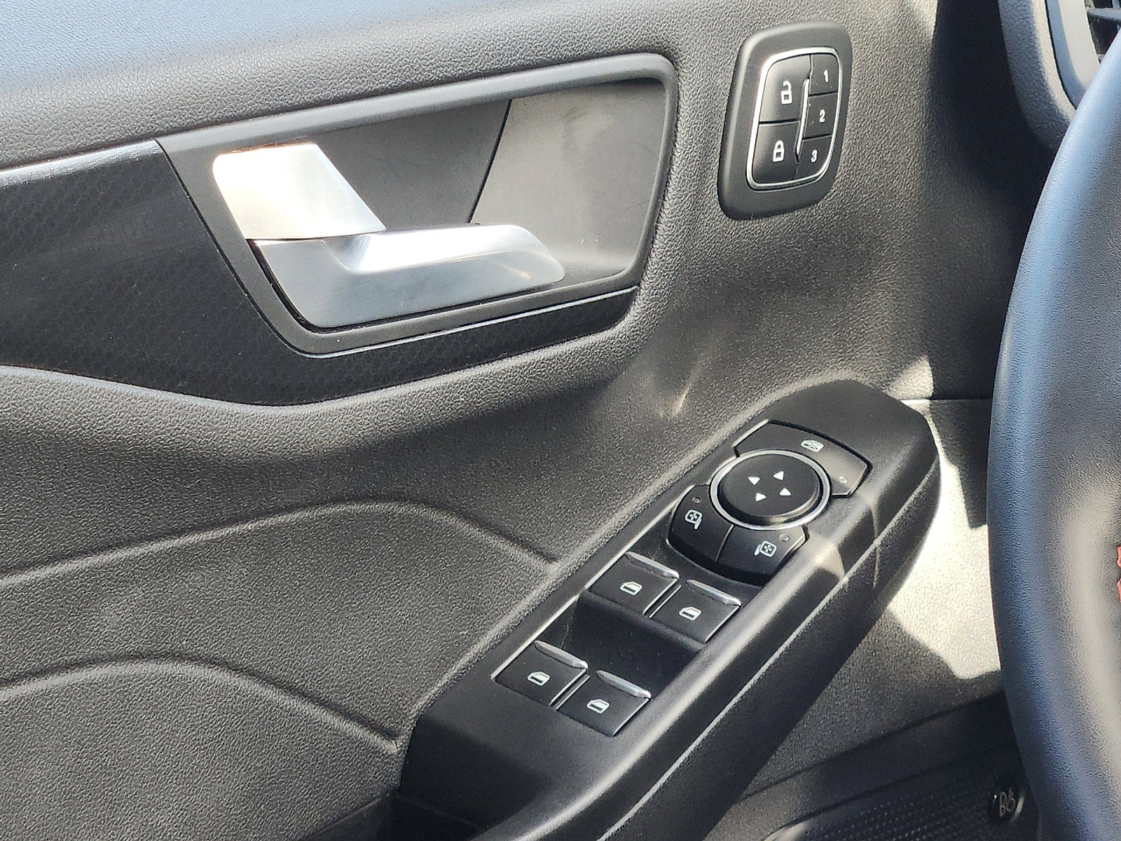 Certified 2022 Ford Escape SEL w/ SEL Stealth AWD Package image 12