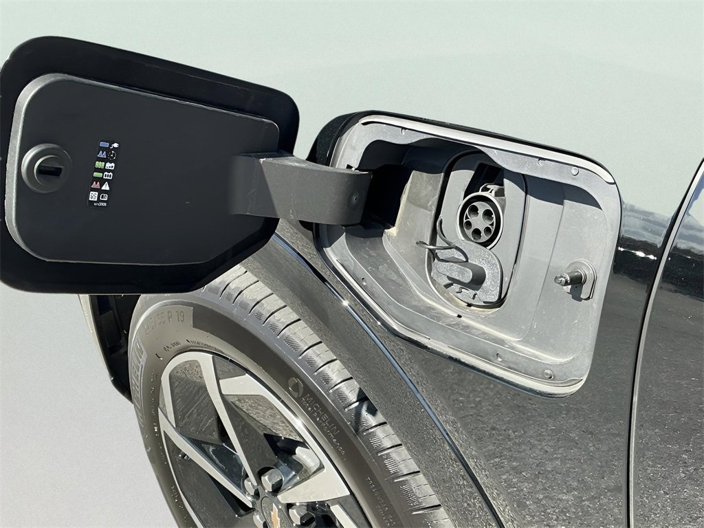 Used 2025 Chevrolet Equinox EV LT image 29