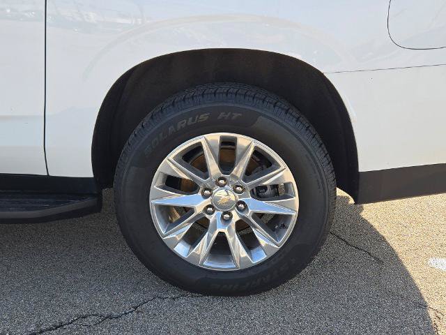 Used 2024 Chevrolet Suburban Premier AWD/4WD image 15