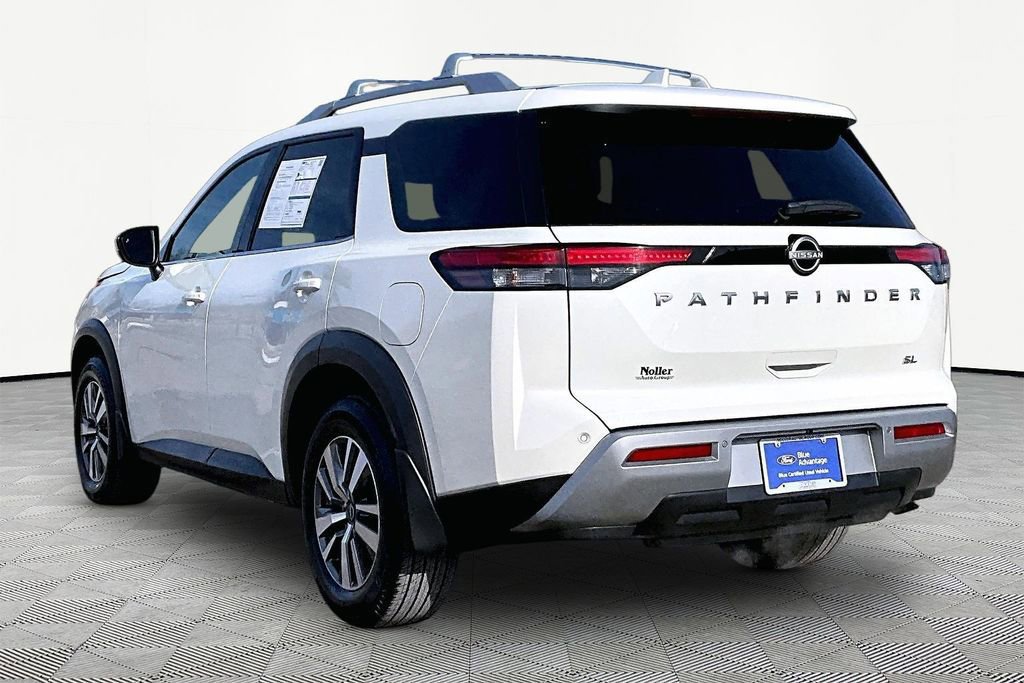 Used 2024 Nissan Pathfinder SL FWD image 2
