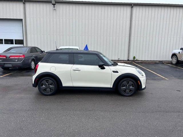 Used 2023 MINI Cooper 2-Door Hardtop image 2