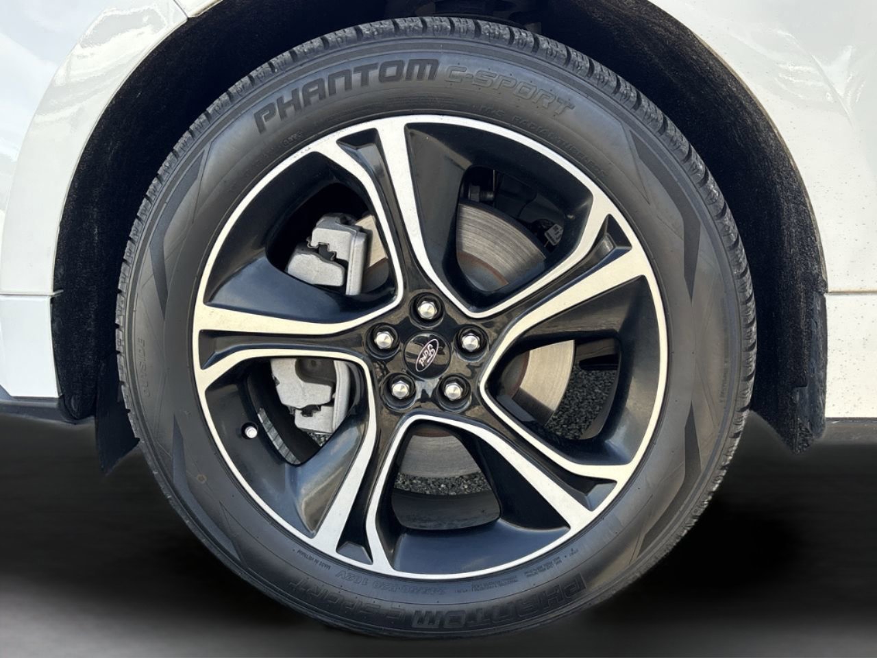 Certified 2023 Ford Edge ST w/ Cargo Accessory Package image 33