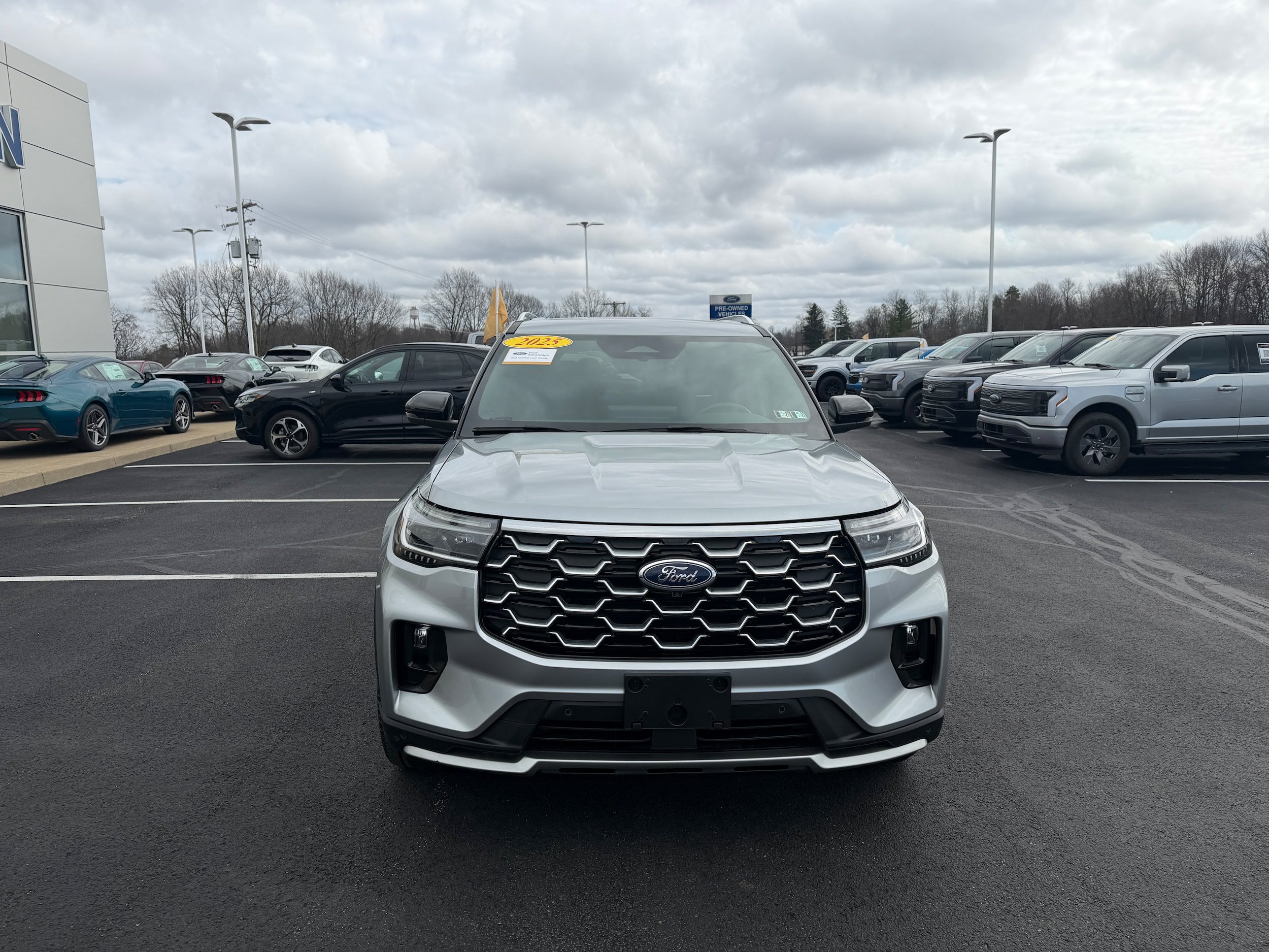 Certified 2025 Ford Explorer Platinum w/ Ultimate Package AWD/4WD image 2