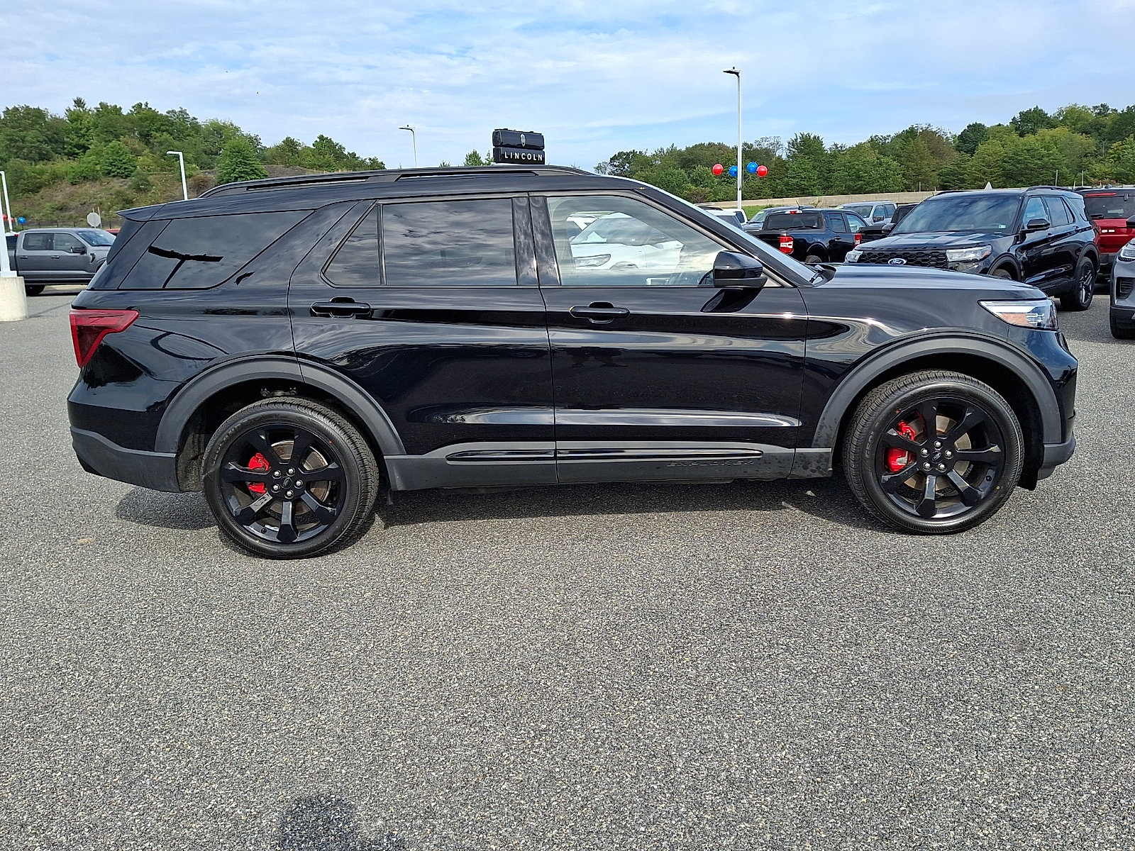 Certified 2022 Ford Explorer ST w/ ST Street Pack AWD/4WD image 8