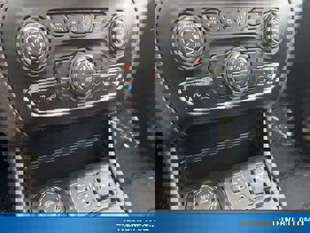 Used 2022 Jeep Cherokee Limited image 35