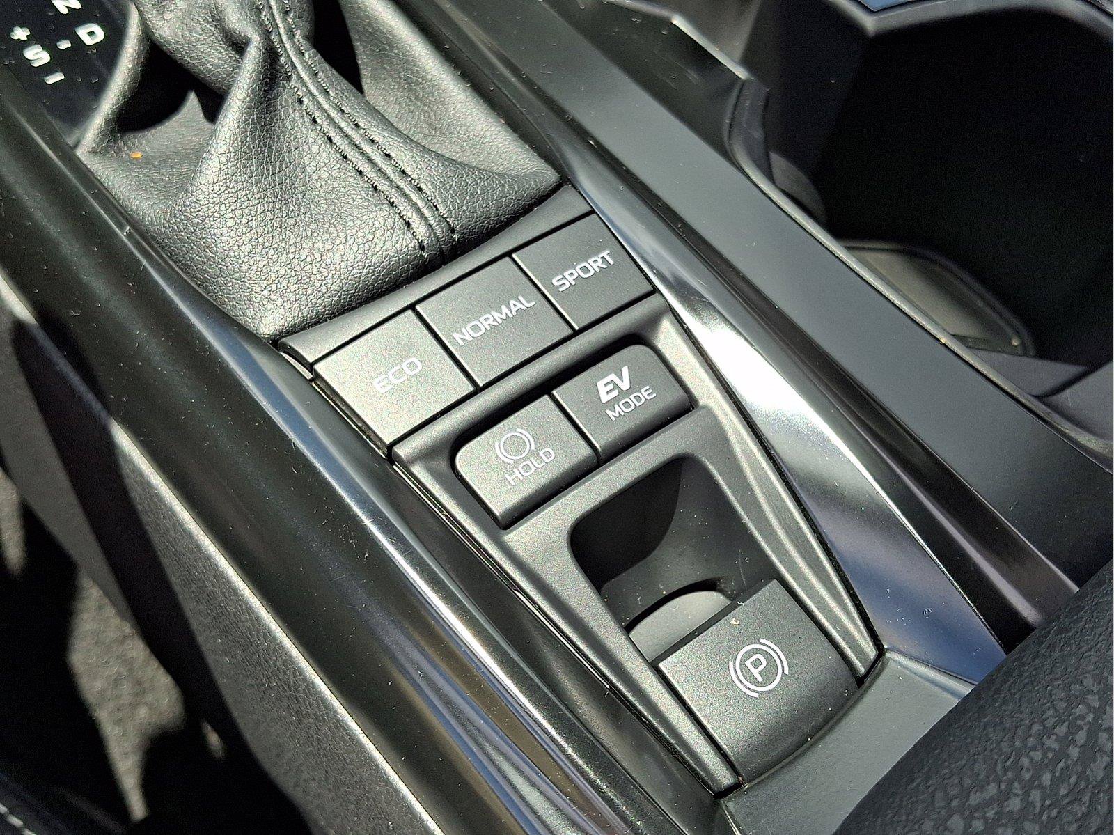 Used 2025 Toyota Camry SE FWD image 21