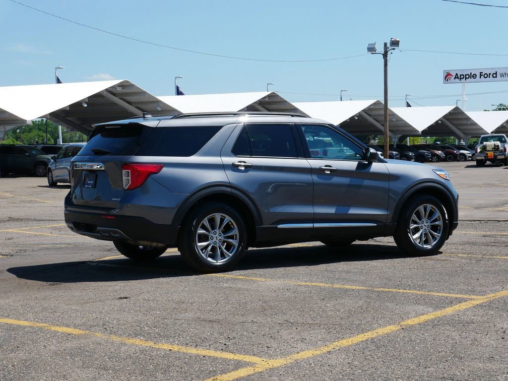 Certified 2023 Ford Explorer XLT w/ Equipment Group 202A AWD/4WD image 3