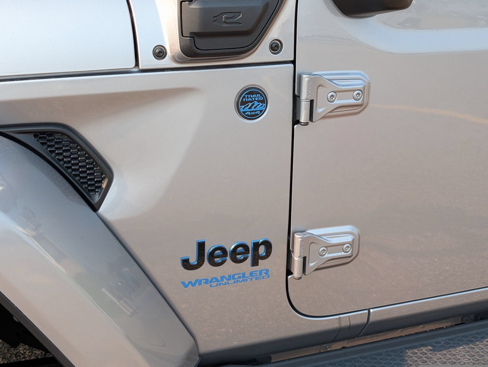 Used 2021 Jeep Wrangler Unlimited Sahara AWD/4WD image 13