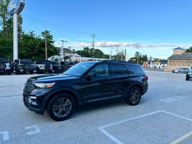 Certified 2023 Ford Explorer XLT w/ Equipment Group 202A AWD/4WD image 7