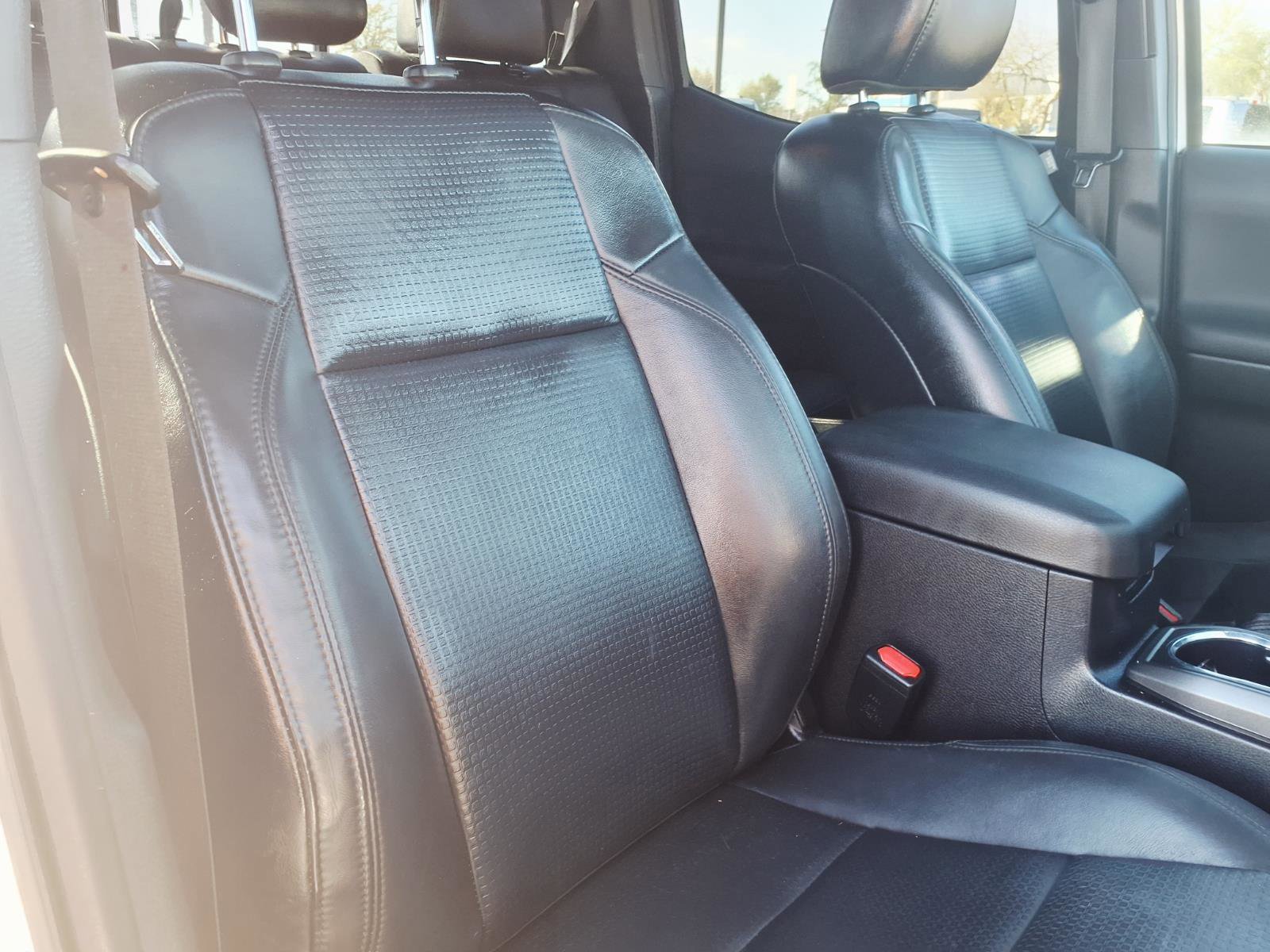 Used 2019 Toyota Tacoma TRD Off-Road image 12