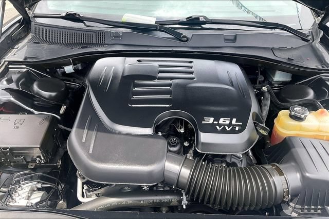 Used 2022 Dodge Charger SXT w/ Blacktop Package RWD image 10