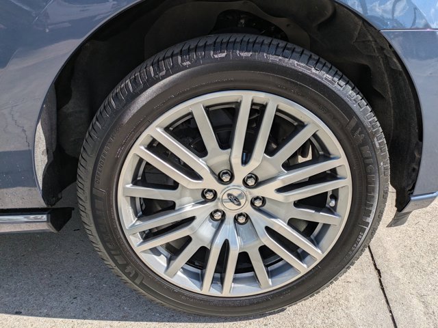 Certified 2022 Ford Expedition Platinum image 11