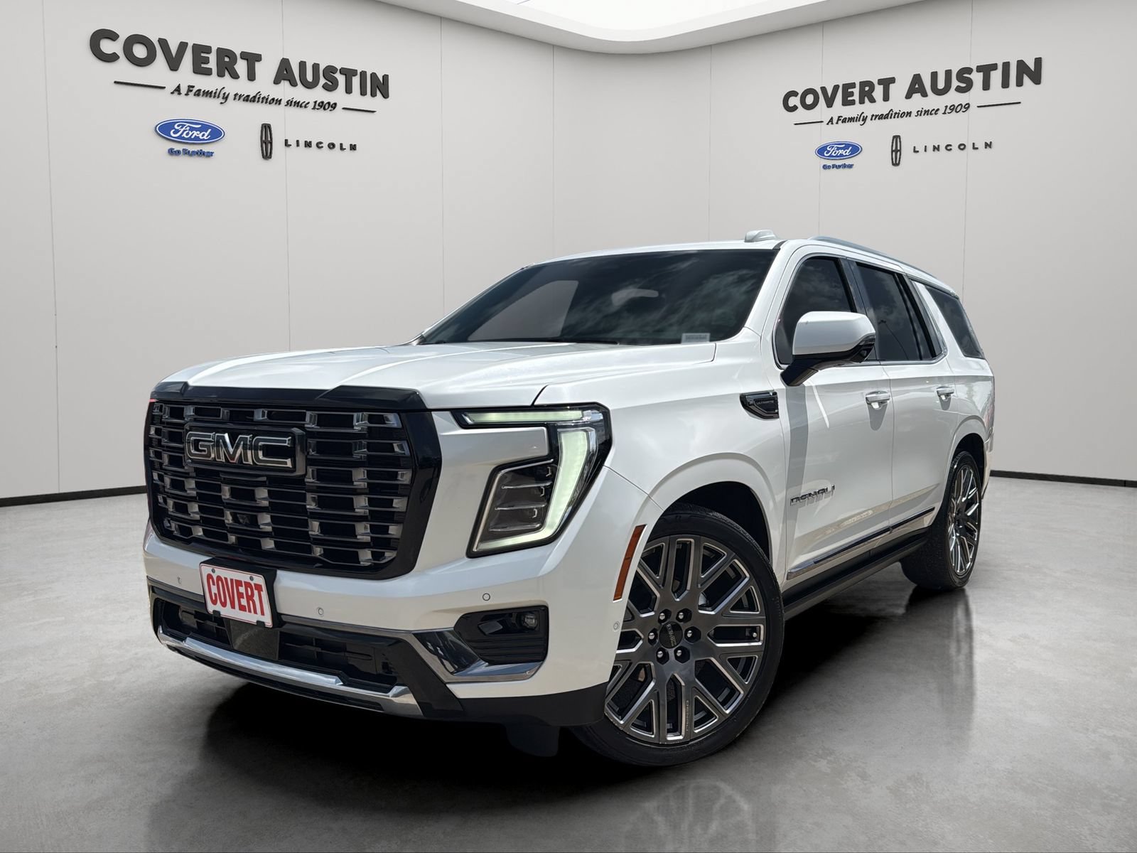 Used 2025 GMC Yukon Denali Ultimate AWD/4WD image 2