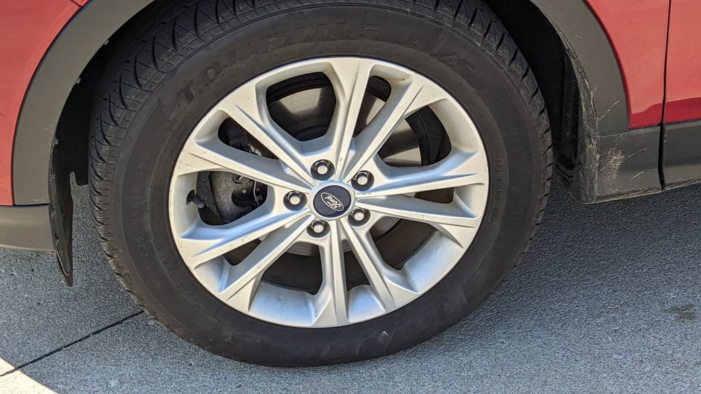 Certified 2018 Ford Escape SE FWD image 10