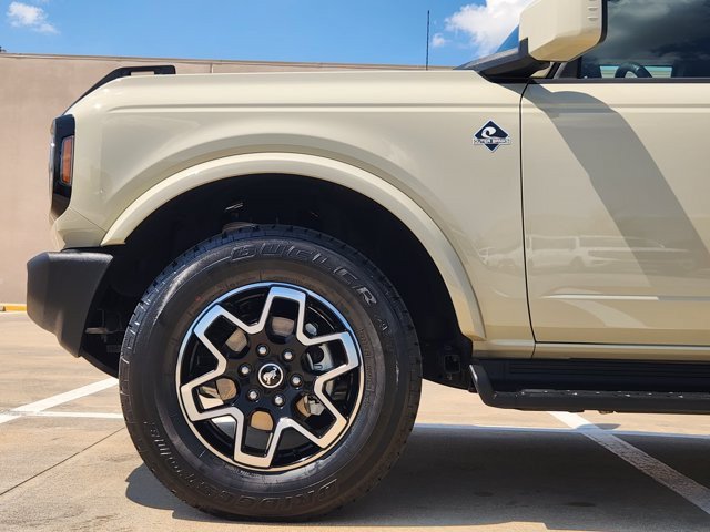 Certified 2025 Ford Bronco Outer Banks AWD/4WD image 8