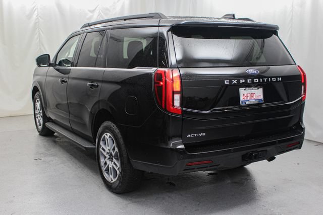 Certified 2025 Ford Expedition Active AWD/4WD image 6