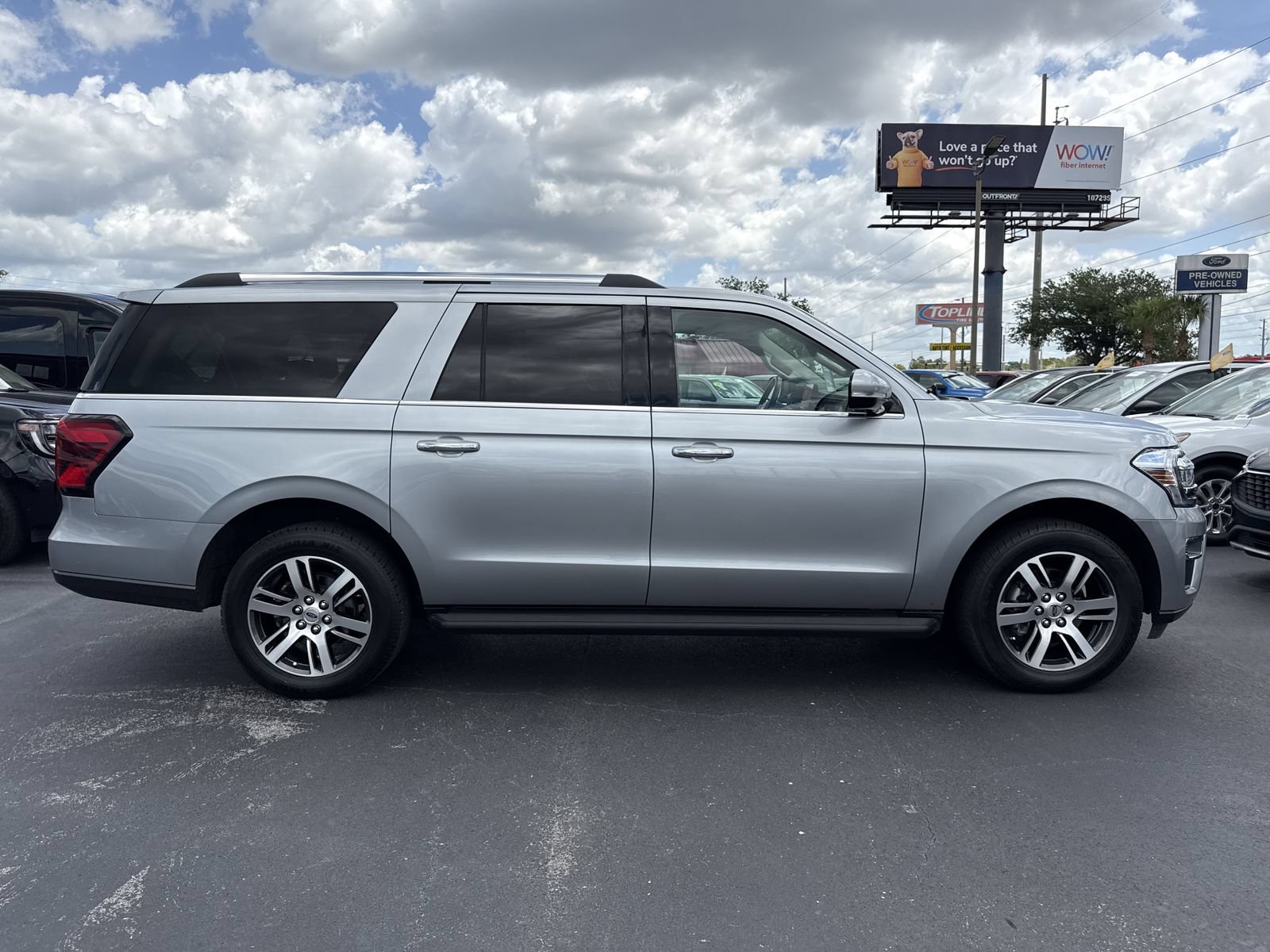 Certified 2024 Ford Expedition Max Limited RWD image 3