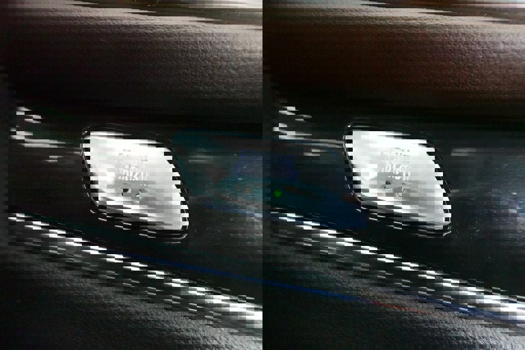 Used 2018 Buick Enclave Avenir w/ Avenir Technology Package AWD/4WD image 22