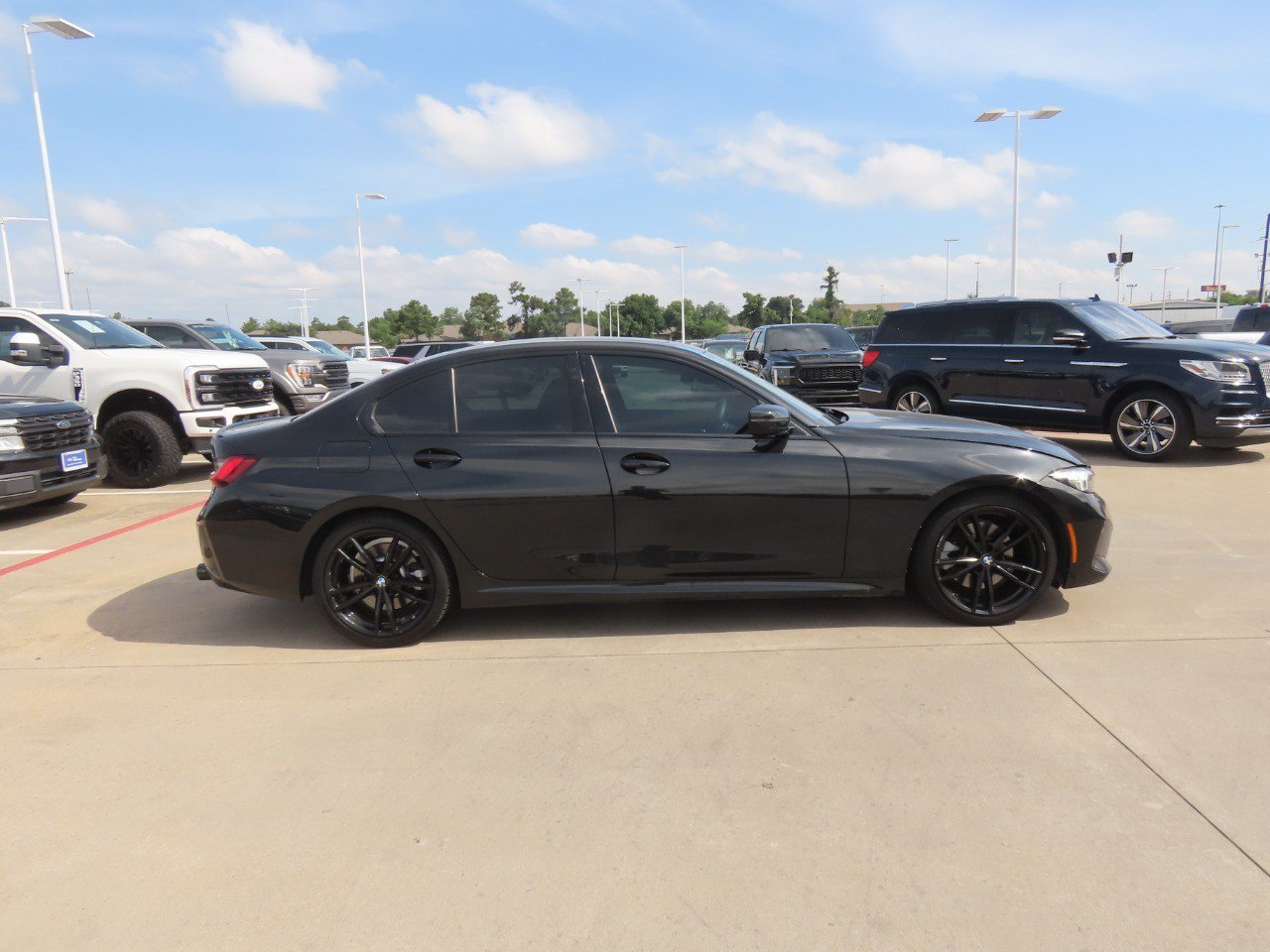 Used 2023 BMW 330i Sedan w/ M Sport Package RWD image 8