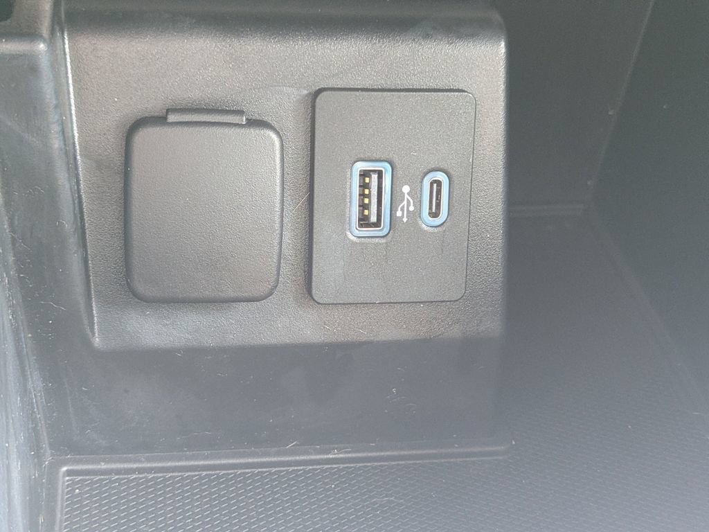Certified 2020 Ford Explorer XLT w/ Equipment Group 202A RWD image 26