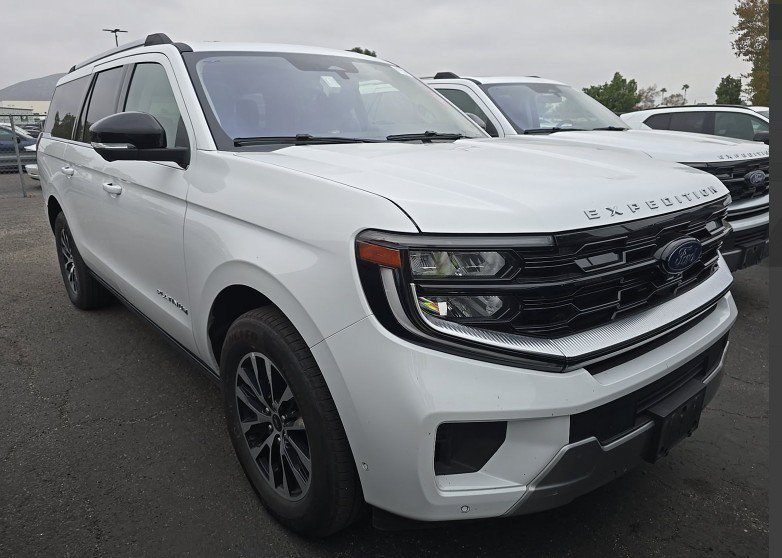 Certified 2025 Ford Expedition Max Platinum AWD/4WD image 2
