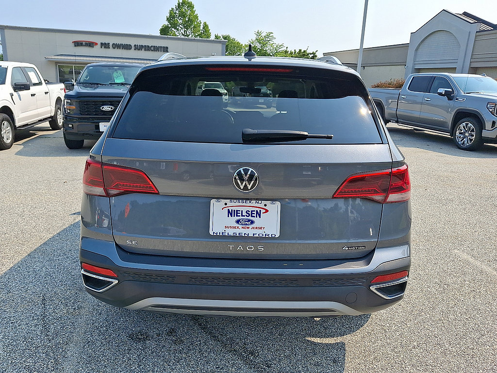 Used 2023 Volkswagen Taos SE w/ Panoramic Sunroof Package AWD/4WD image 15