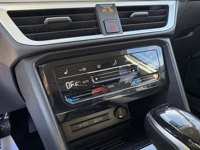 Used 2025 Volkswagen Taos SE image 26