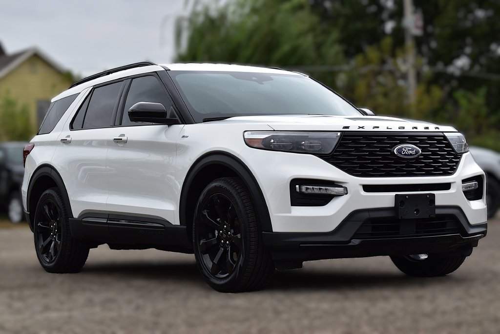 Certified 2023 Ford Explorer ST-Line AWD/4WD image 3
