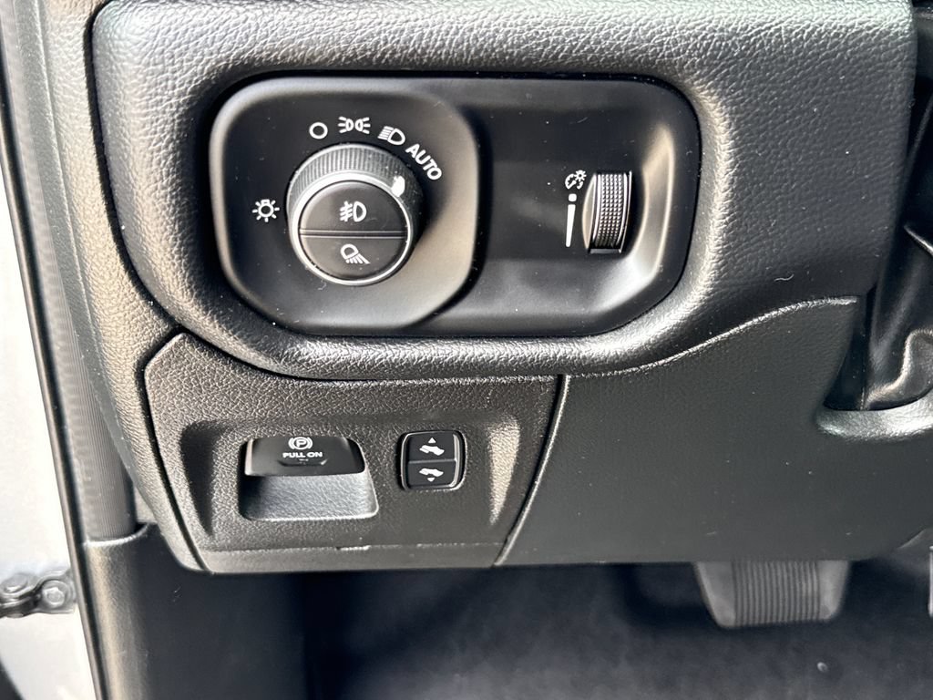 Used 2022 RAM 1500 Big Horn RWD image 14