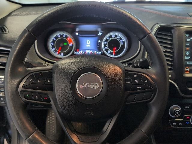 Used 2022 Jeep Cherokee Trailhawk w/ Trailhawk Elite Value Package AWD/4WD image 19