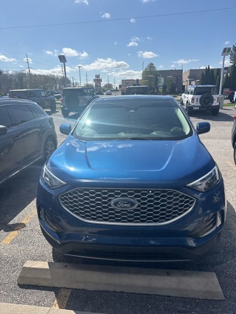 Certified 2024 Ford Edge SEL w/ Convenience Package AWD/4WD image 2
